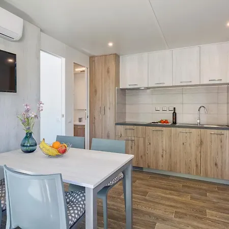 Aldeamento Turístico Mobile Homes Premium Relax Park Umag By Camp4you 4*